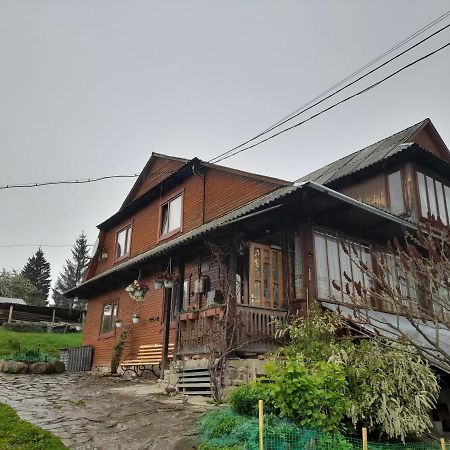 Na Gorbochku U Natali Hotell Vorochta Exteriör bild